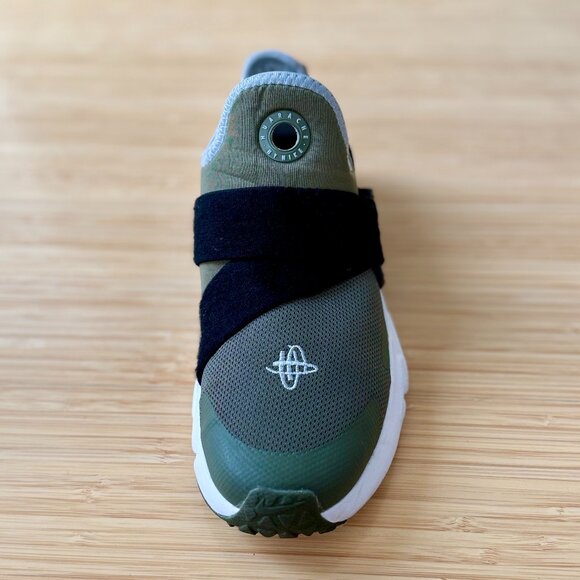 Nike Huarache Extreme GS Slip On Shoes, Olive Green, Size 3Y - Picture 3 of 10